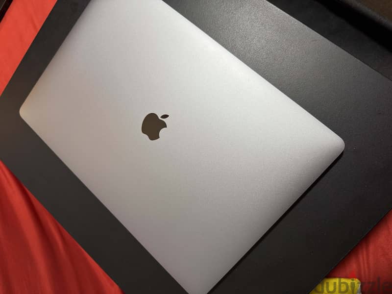 Macbook Pro 16 inch 2019 Intel i9 16 ram 7