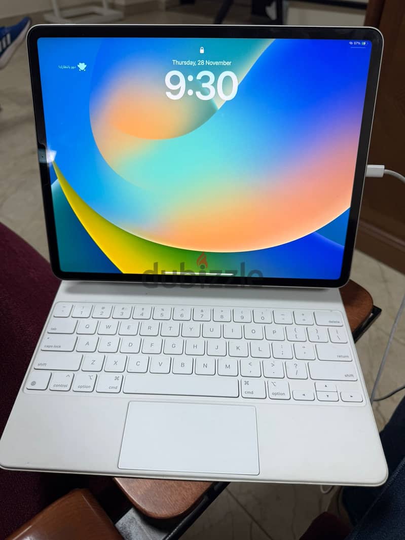 ipad 12.9 pro 2020 4th generation with magic keyboard + Apple Pencil 2 0