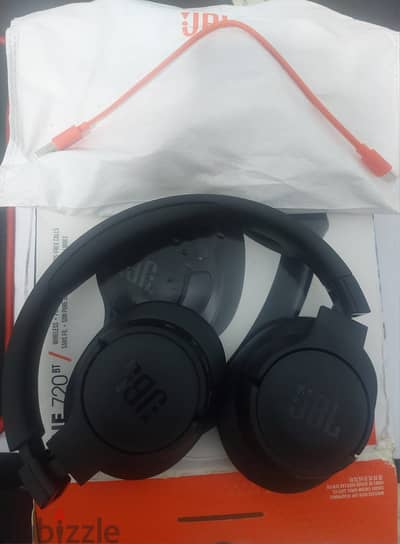 Tune 720Bt Wireless Over Ear Headphone(JBL)