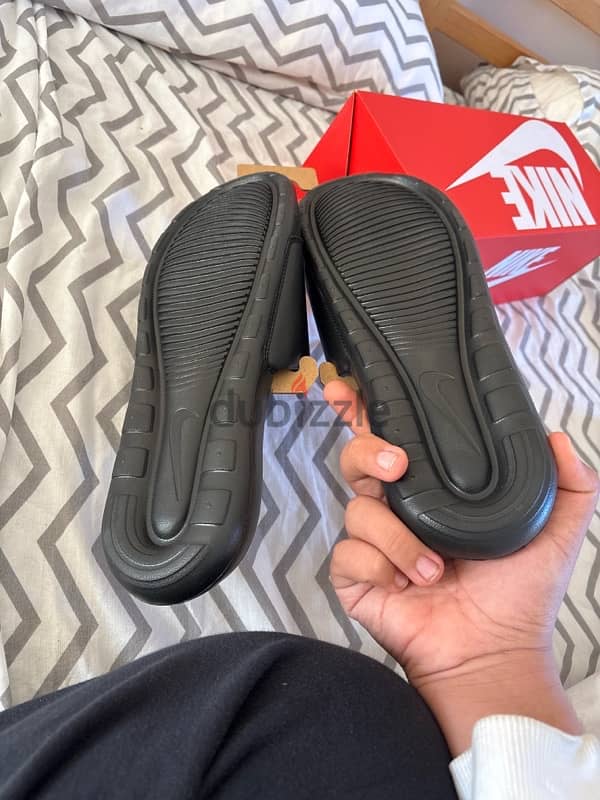 Nike victori one slide 4