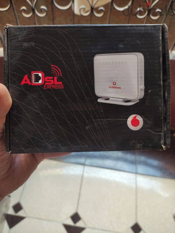 راوتر فودافون ADSL بحالة جيدة مع مشتملاته 4