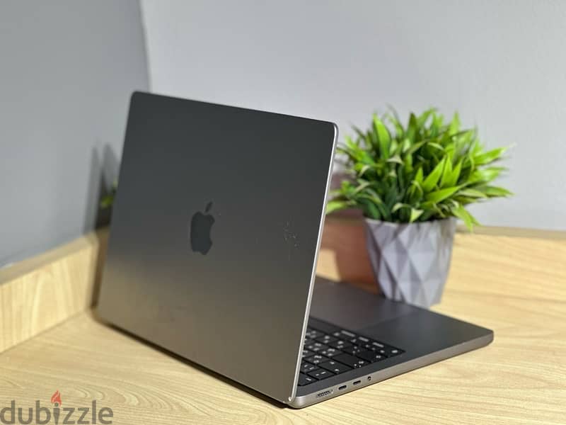 Macbook Pro M1 Pro 14-inch  !!متستغربش ده سعره بجد 1