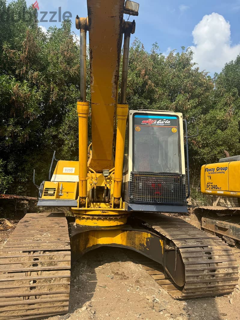 Komatsu pc200 حفار كوماتسو حفارات يابانى مجهز بحالة جيدة جدا 1