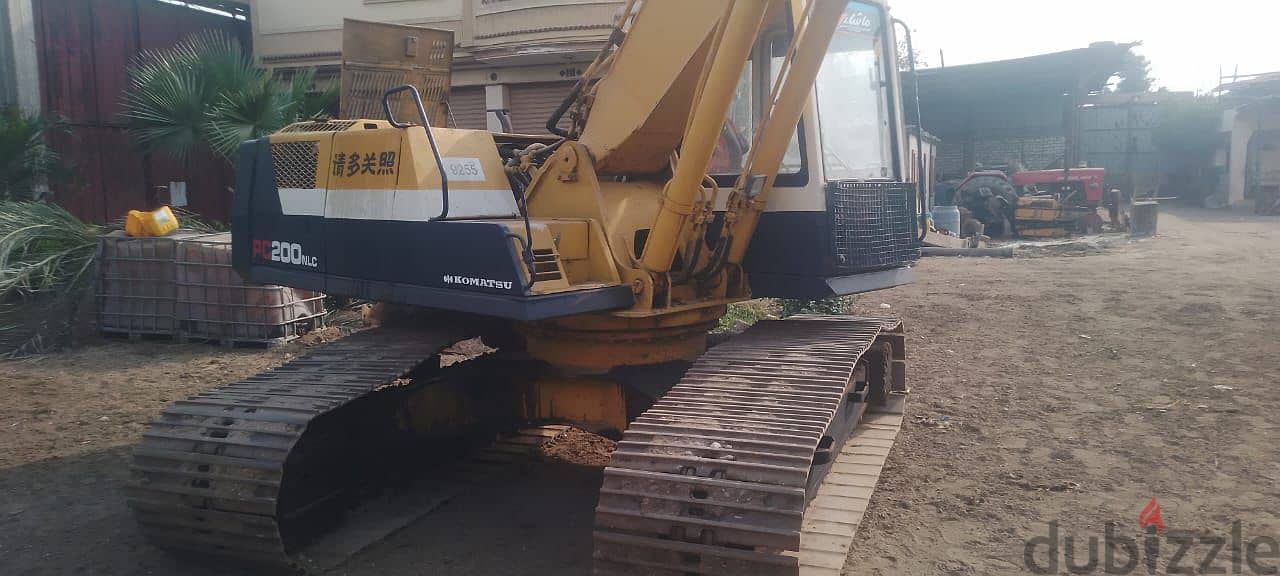 Komatsu pc200 حفار كوماتسو حفارات يابانى مجهز بحالة جيدة جدا 5