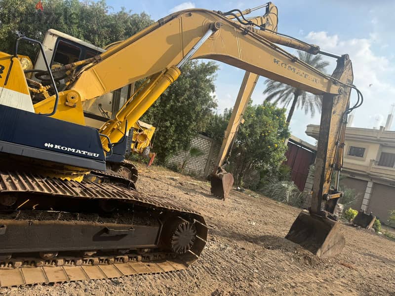 Komatsu pc200 حفار كوماتسو حفارات يابانى مجهز بحالة جيدة جدا 6