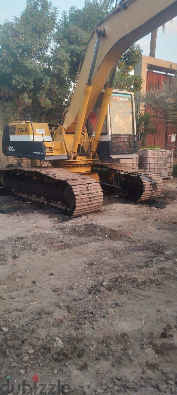 Komatsu pc200 حفار كوماتسو حفارات يابانى مجهز بحالة جيدة جدا 9