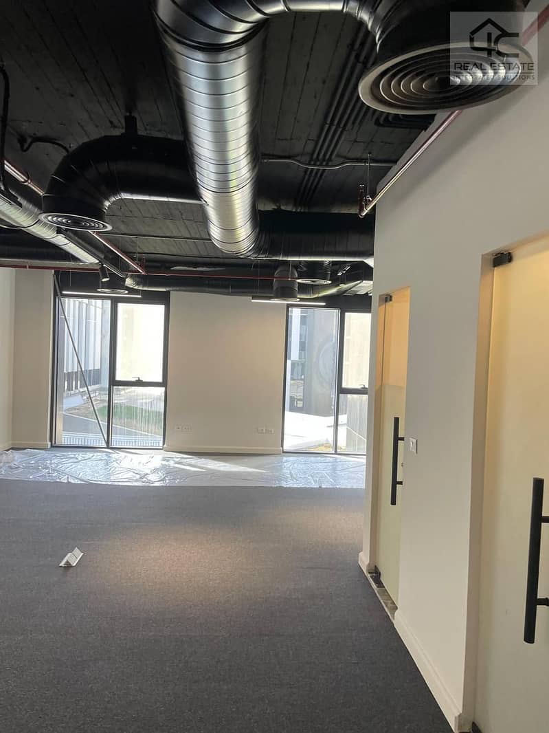 Office 140m for rent fully finished with open view at the lowest price in the market in the administrative buildings in Hyde Park Fifth Settlement 0