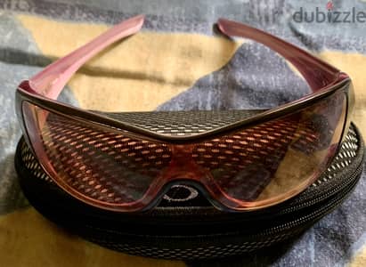 Oakley sunglasses نظارة شمسية أمريكية اصليةأوكلي بالعلبة