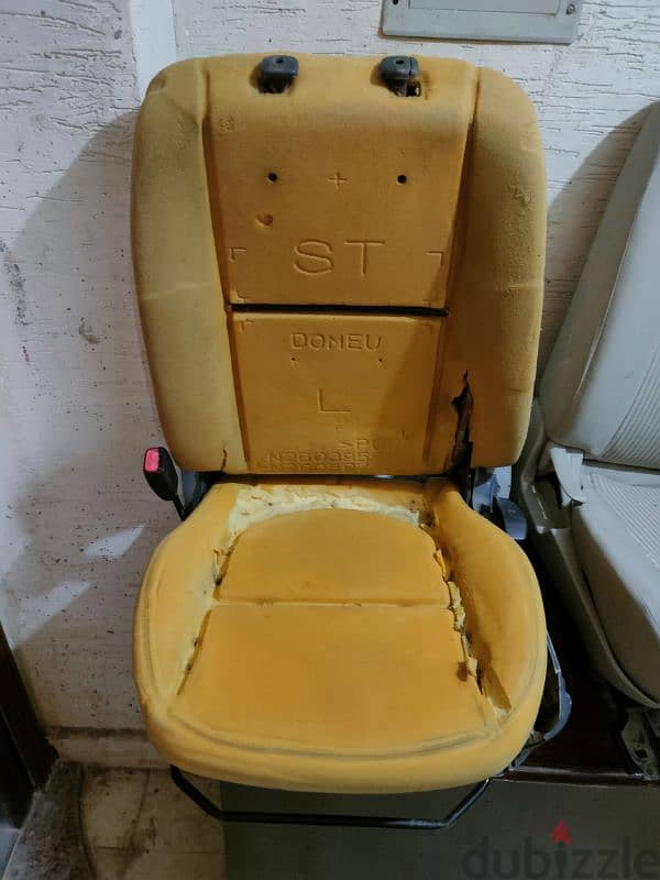 Mitsubishi Lancer shark seats 1