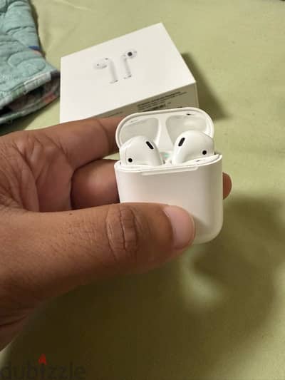 apple airpods 2 like new with box