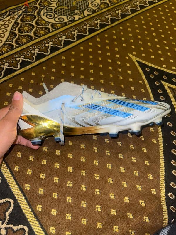 Adidas x original Messi edition size 44 مطلية بالذهب 0