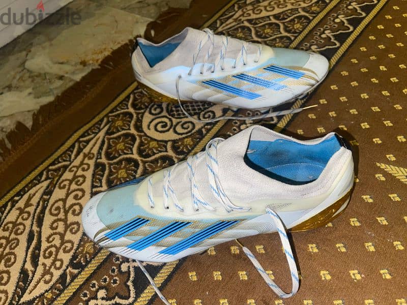 Adidas x original Messi edition size 44 مطلية بالذهب 1