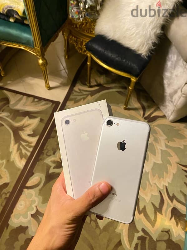 iphone 7 128Gb معاه العلبه والبصمه شغاله 0