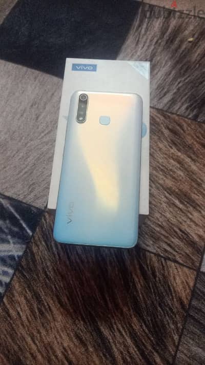 Vivo y19 مساحه 128 رما 4+1