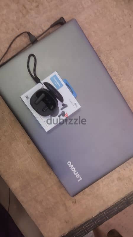 Lenovo IdeaPad 520 + Earbuds Anker Soundcore R50i 0