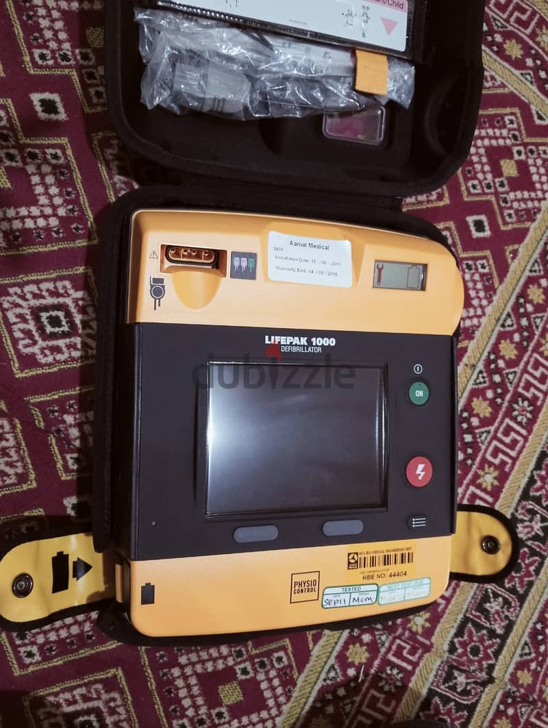 جهاز إزالة رجفان القلب Med-tronic LIFEPAK 1000 Philipysio 5