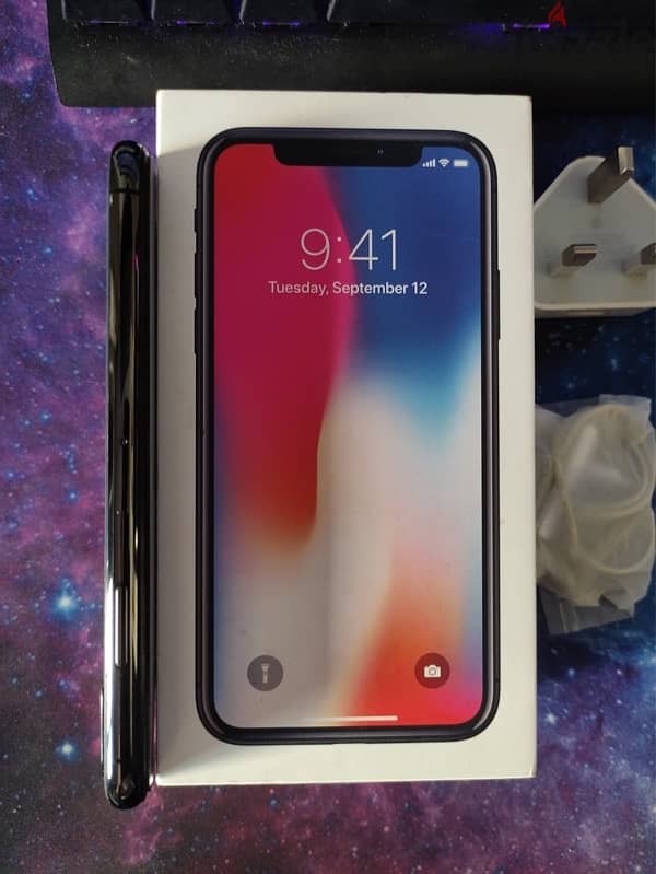 iPhone X 4