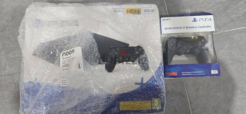 ps4 slim 500G , new 3