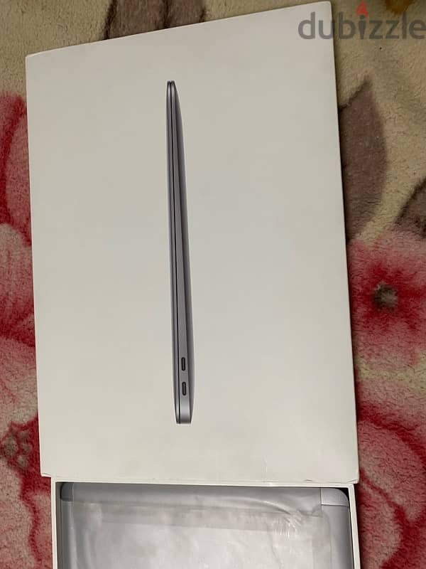 Mac book air m1 512g new not used 9