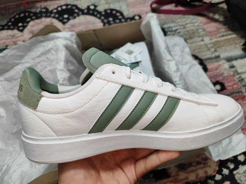 Adidas shoes original size 42 new 1