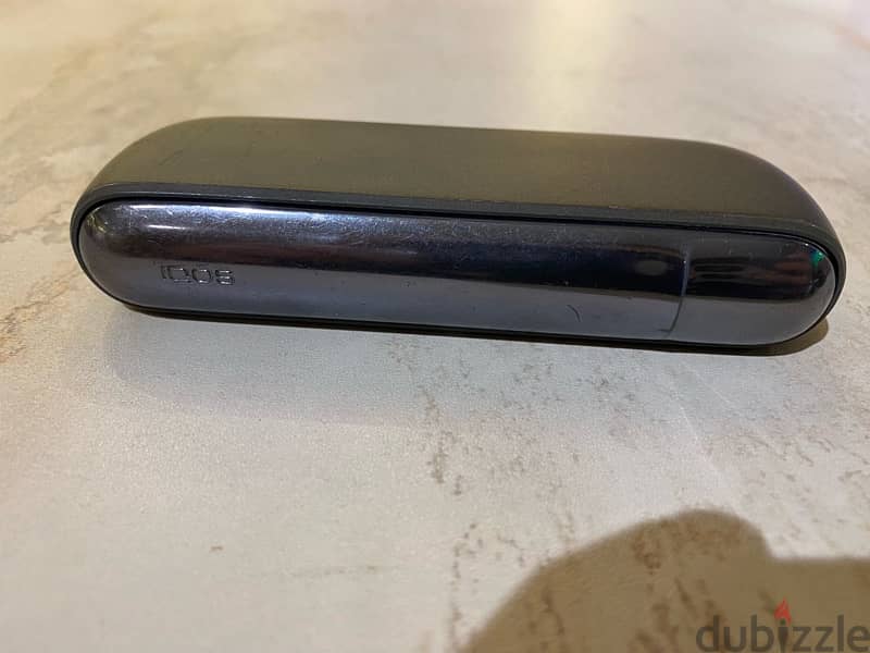 black iqos ILUMA 0