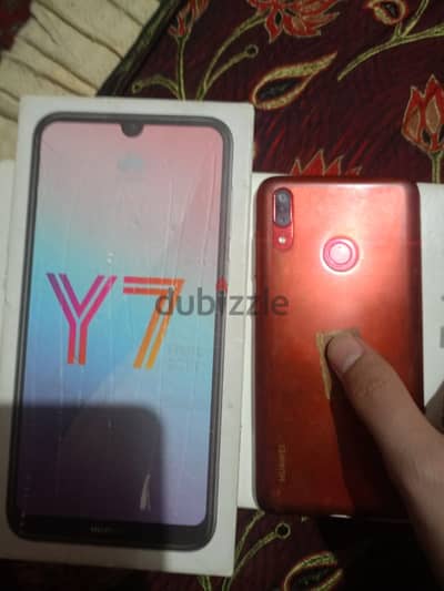 موبيل Huawei y7 حاله جيده بالكرتونه والشاحن