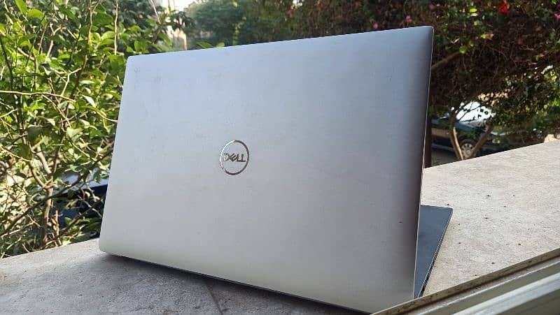 Dell Precision 5530 | 512 SSD, 32 ram حالة زيروو بكل مشتملاته الاصليه 5