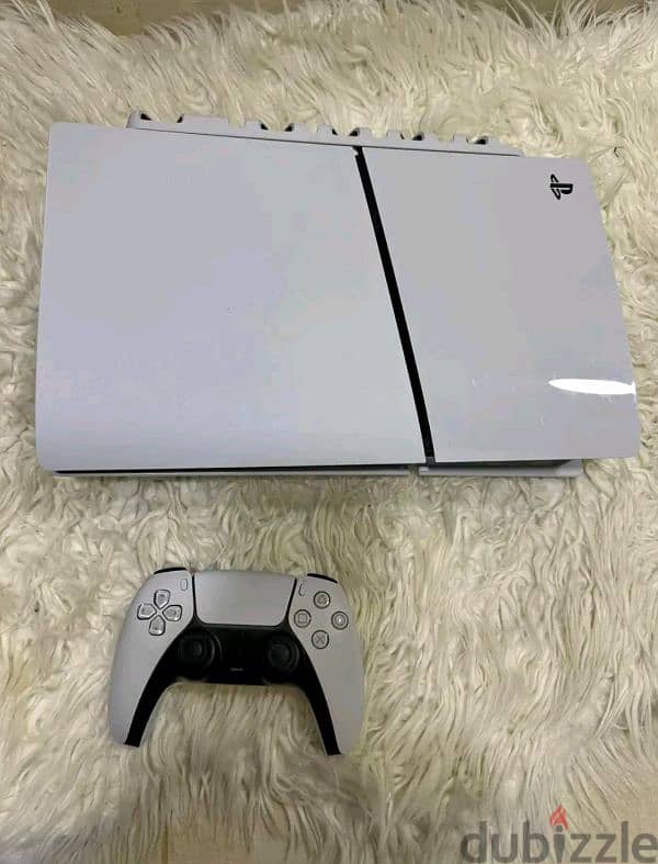 Ps5 slim Disc version نسخة إماراتي استعمال حوالي عشر مرات 1