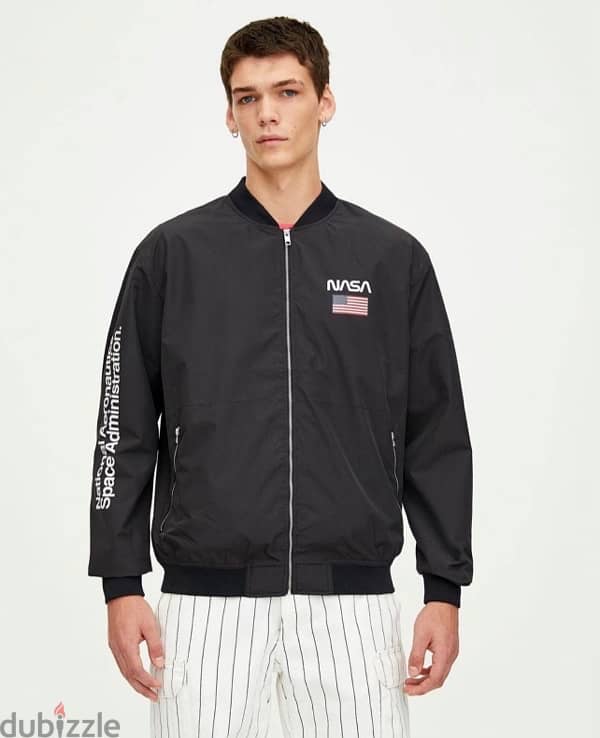 جاكت Pull&bear original اقل سعر و فيه منو كميه 1