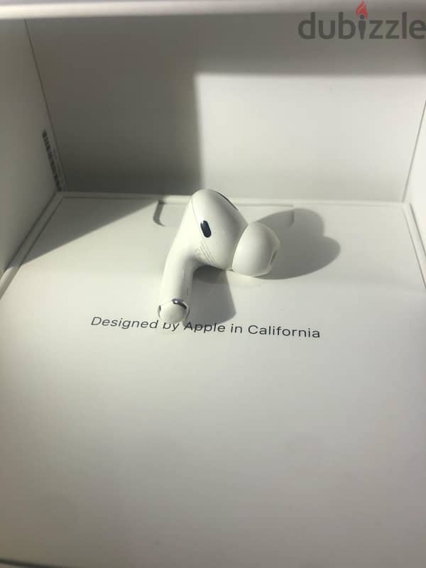 airpods pro 1 left side only ( فردة شمال  ايربودز برو 1 ) 0