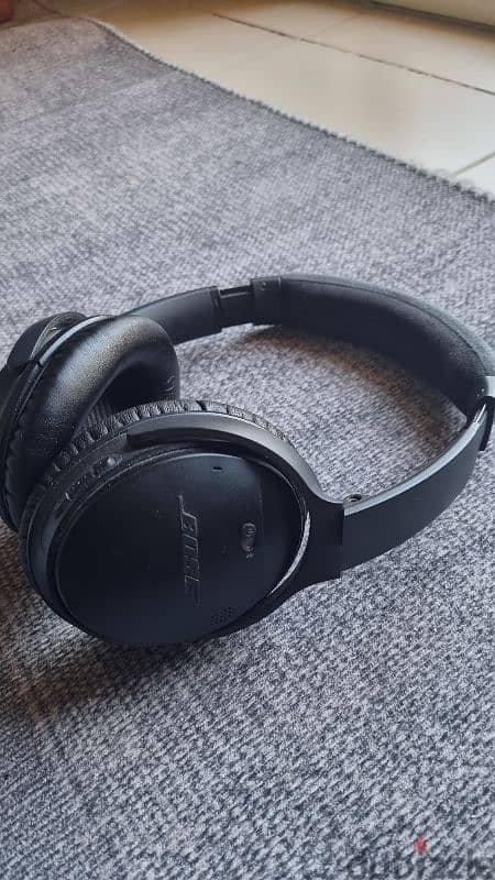 Bose quiet comfort Q35 wireless over ear headphone 0