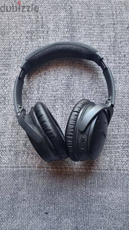 Bose quiet comfort Q35 wireless over ear headphone 1