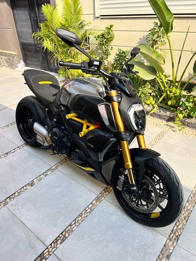 Ducati Diavel 1260S - Black & Steel Edition