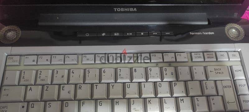 لاب توب توشيبا-laptop toshiba satellite harmen/kardon 4