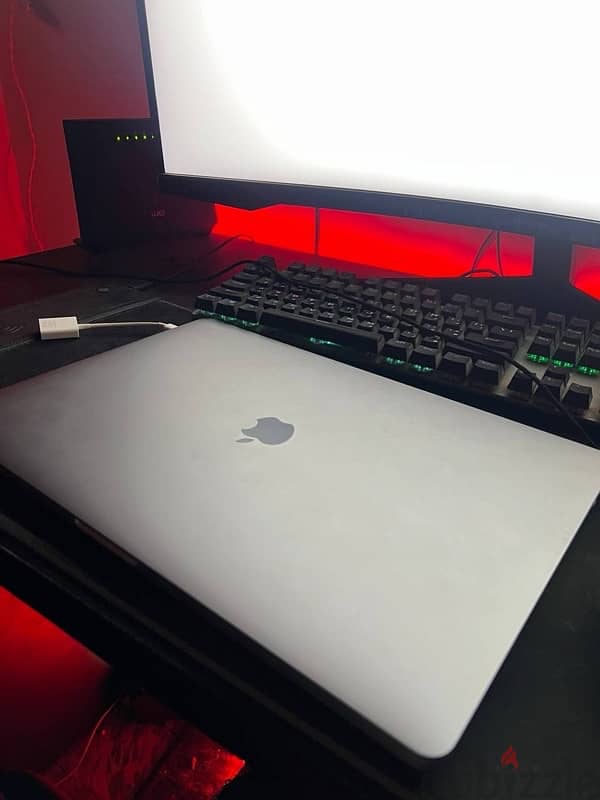 MacBook Pro (16-inch, 2019) Core i7 RAM 16 SSD 512 1