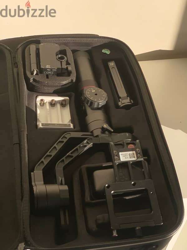 for sale Sony a6600 with lens 18:135mm and ZHIYUN Gamble 9