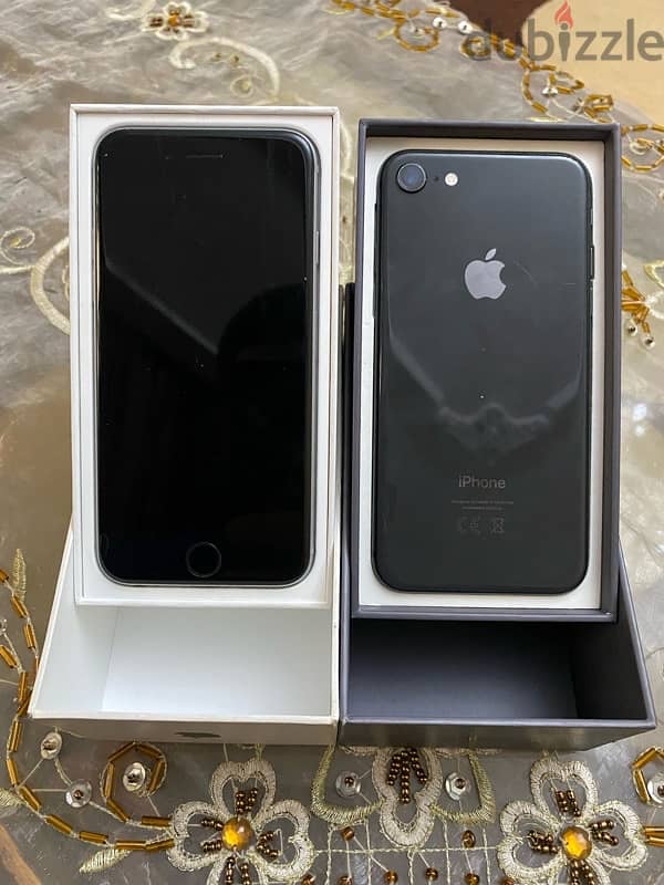 ايفون للبيع ايفون ٨ و ايفون 6s كسر زيرو 1