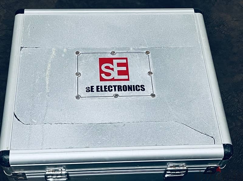 مايك كوندنسر SE 2200 Electronics 2