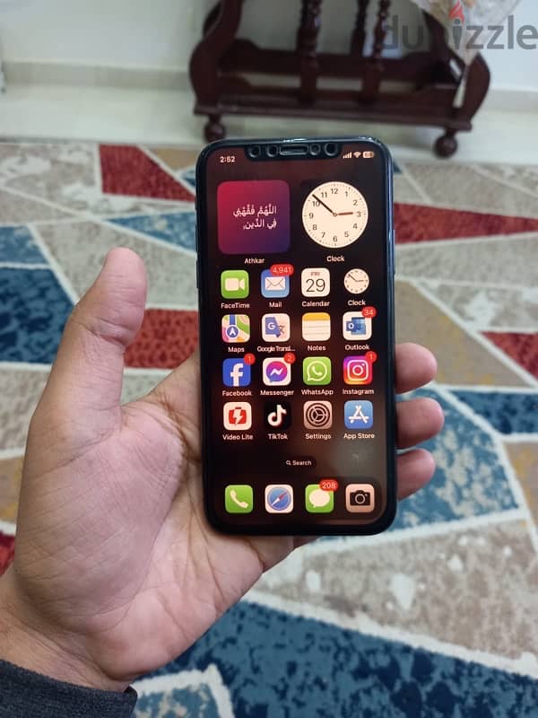 iPhone X - ايفون اكس بحالة جيدة 2