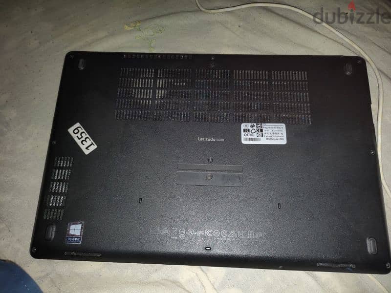 Dell Latitude 5590 3