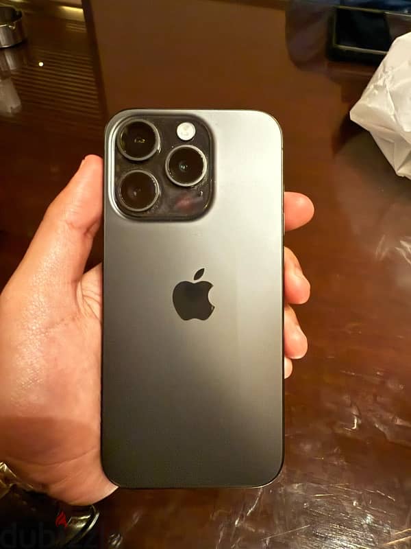 iPhone 15 pro 256 GB للبيع لون اسود بطارية 91% 2