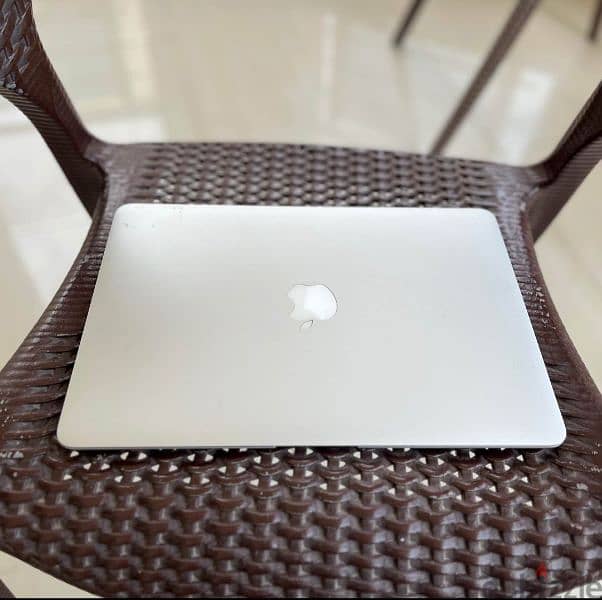 macbookair2017 للبيع او البدل ب pc 0