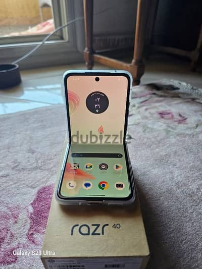 موتورلا كسر زيرو Razr40