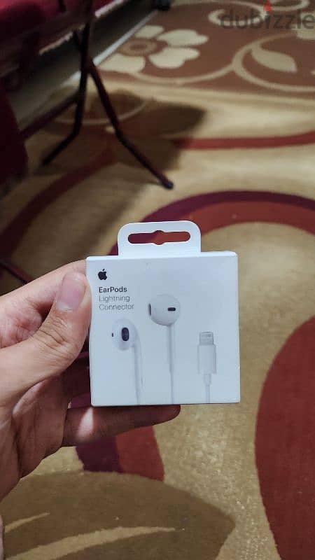 Apple ear pods بحالة الزيرو 0