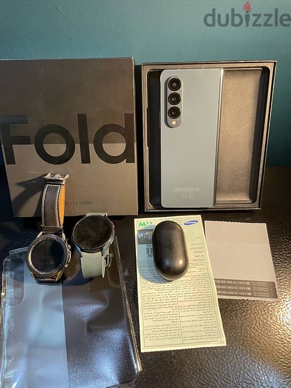 Samsung Fold 4 12 GB 512 GB + galaxy watch + galaxy ear buds 1