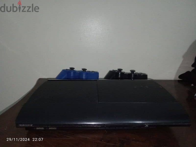 Play station 3 super slim very good 3