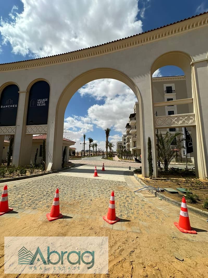 شقة للبيع كمبوند Village west الشيخ زايد متشطبة بالتكيفات 0