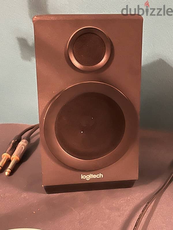 Logitech Z333 2.1 speakers system 1