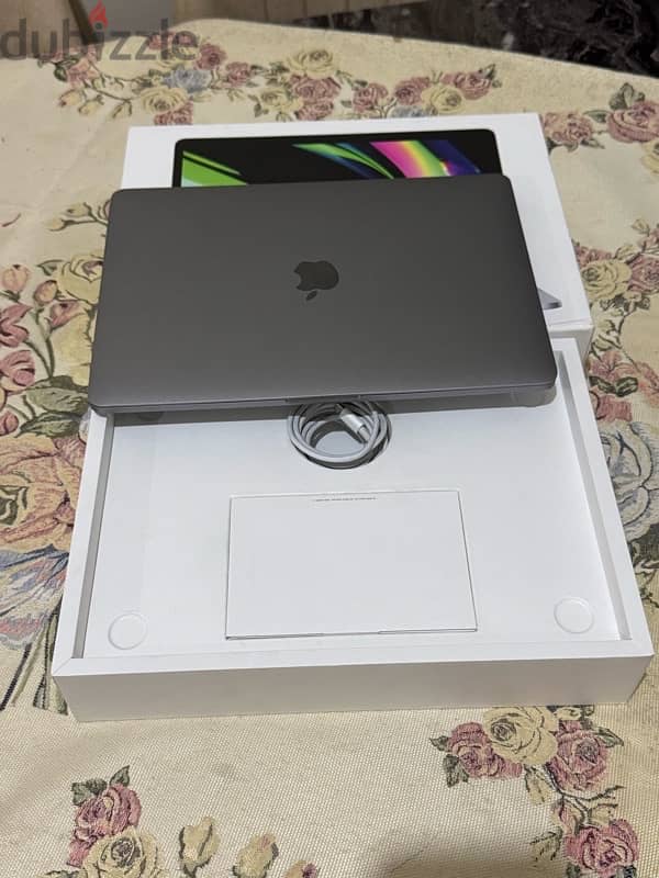 Macbook Pro M2 512GB بحالة ممتازة بطارية ٩٩٪؜ بكل حاجته 0