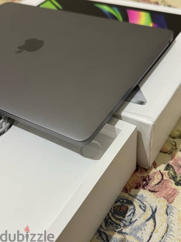 Macbook Pro M2 512GB بحالة ممتازة بطارية ٩٩٪؜ بكل حاجته 3